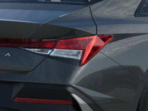 New 2026 Hyundai Elantra SE FWD image 10