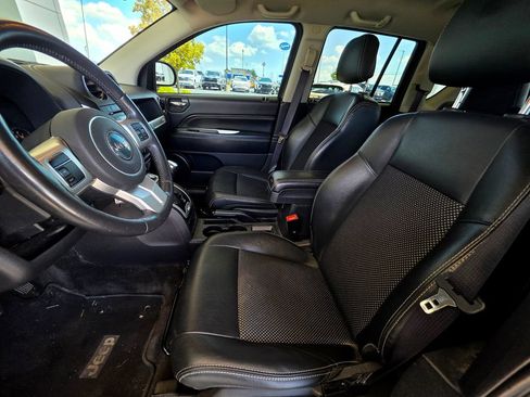 Used 2017 Jeep Compass Latitude AWD/4WD image 14