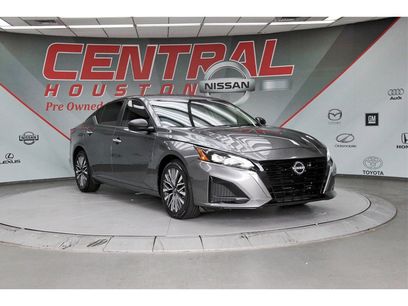 Used 2024 Nissan Altima 2.5 SV