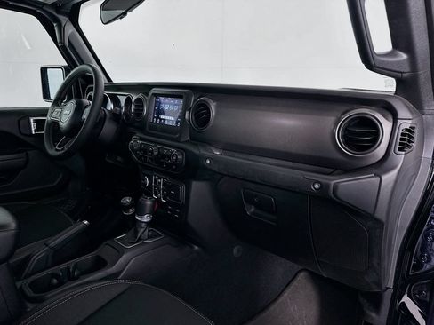 Used 2023 Jeep Gladiator Sport AWD/4WD image 28