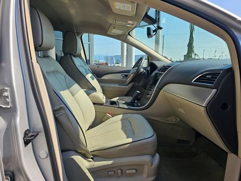 Used 2013 Lincoln MKX FWD image 11