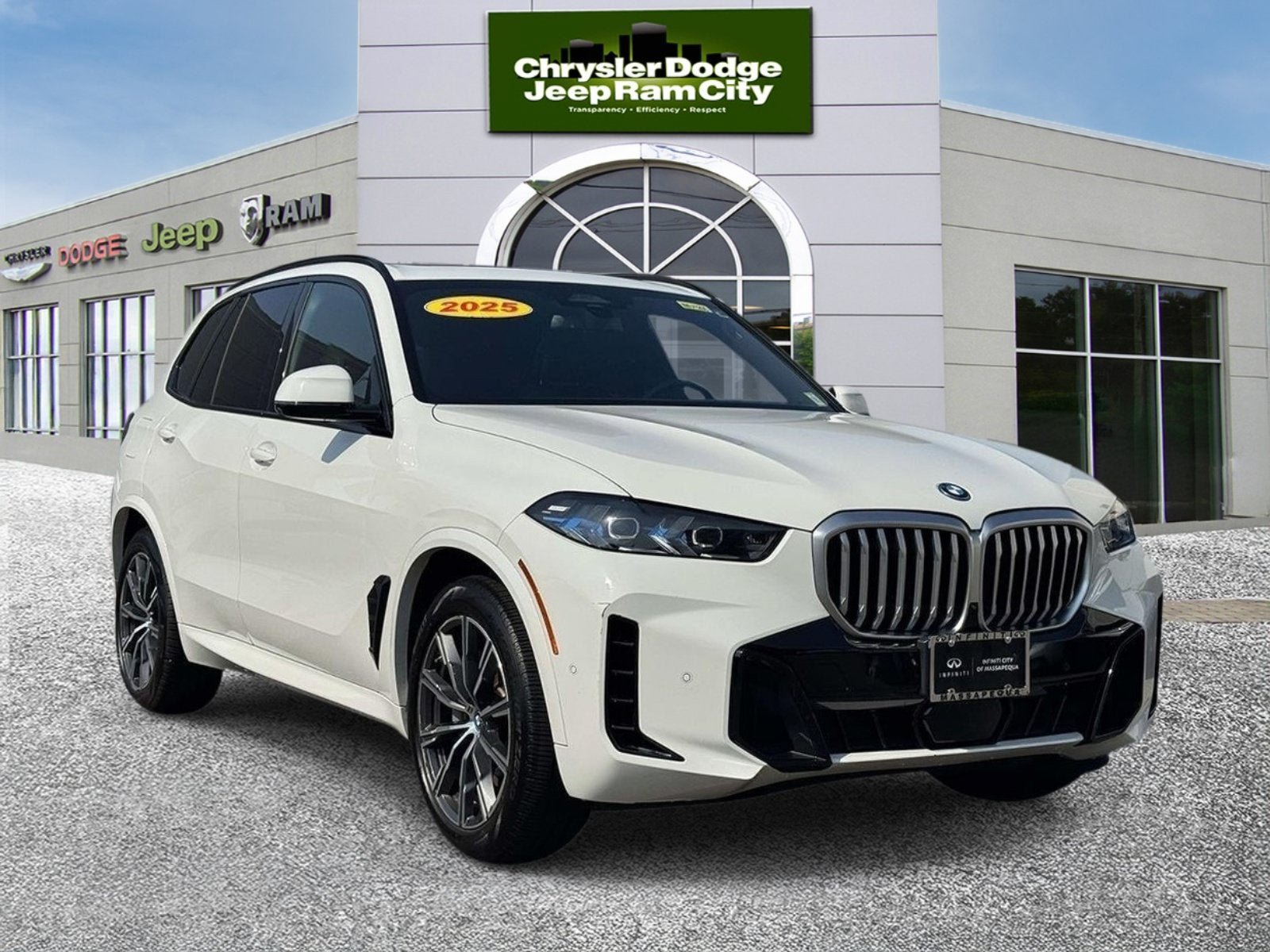 Used 2025 BMW X5 xDrive50e w/ M Sport Package AWD/4WD image 1