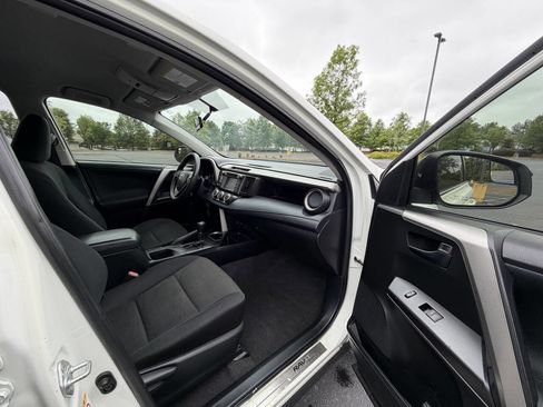 Used 2016 Toyota RAV4 LE FWD image 18