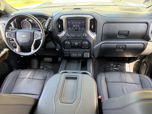 Used 2020 Chevrolet Silverado 2500 High Country w/ Gooseneck/5TH Wheel Package AWD/4WD image 15