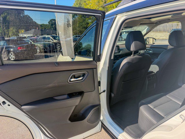 Used 2021 Nissan Rogue SL w/ Premium Package FWD image 18