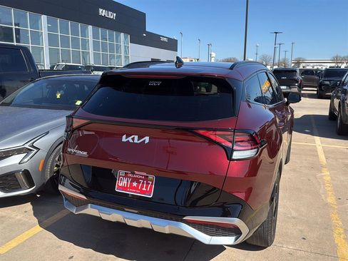 Used 2023 Kia Sportage SX image 9