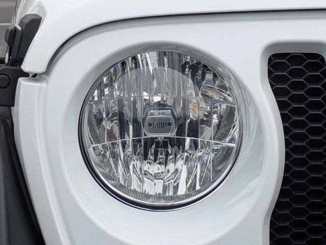 Certified 2020 Jeep Wrangler Sport AWD/4WD image 9