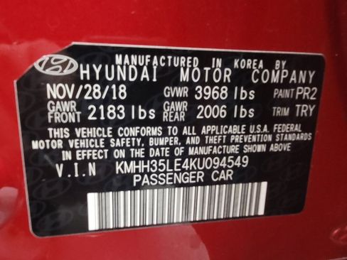 Used 2019 Hyundai Elantra GT image 33