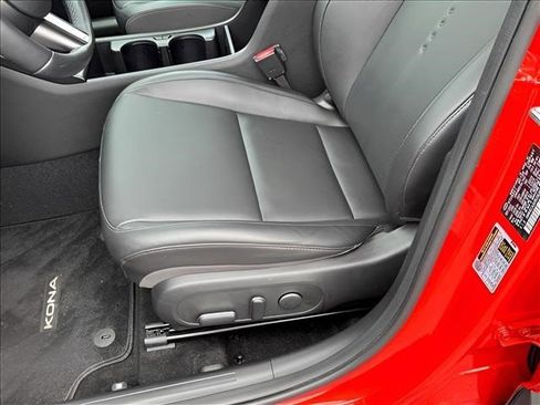 Certified 2024 Hyundai Kona Limited AWD/4WD image 6