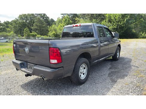 Used 2016 RAM 1500 Express RWD image 3