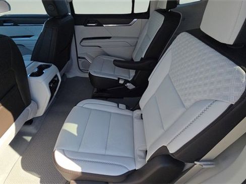 New 2026 GMC Acadia Denali image 34