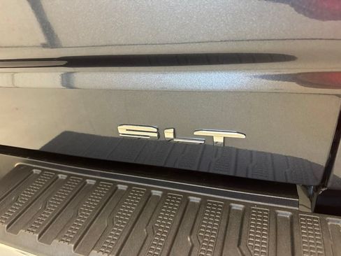 Used 2021 GMC Sierra 1500 SLT w/ SLT Premium Package AWD/4WD image 10