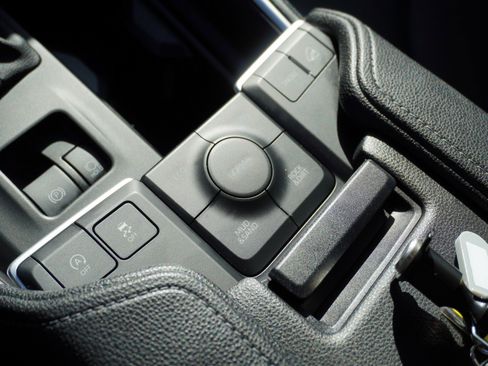 Used 2025 Toyota Grand Highlander AWD image 25