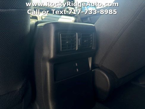 Used 2025 Toyota 4Runner SR5 AWD/4WD image 30