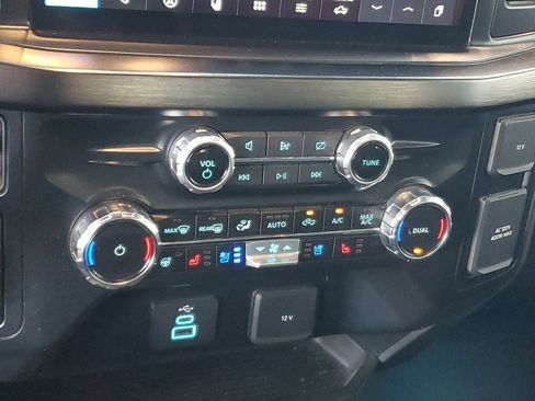Used 2024 Ford F250 Lariat w/ Sport Appearance Package AWD/4WD image 23