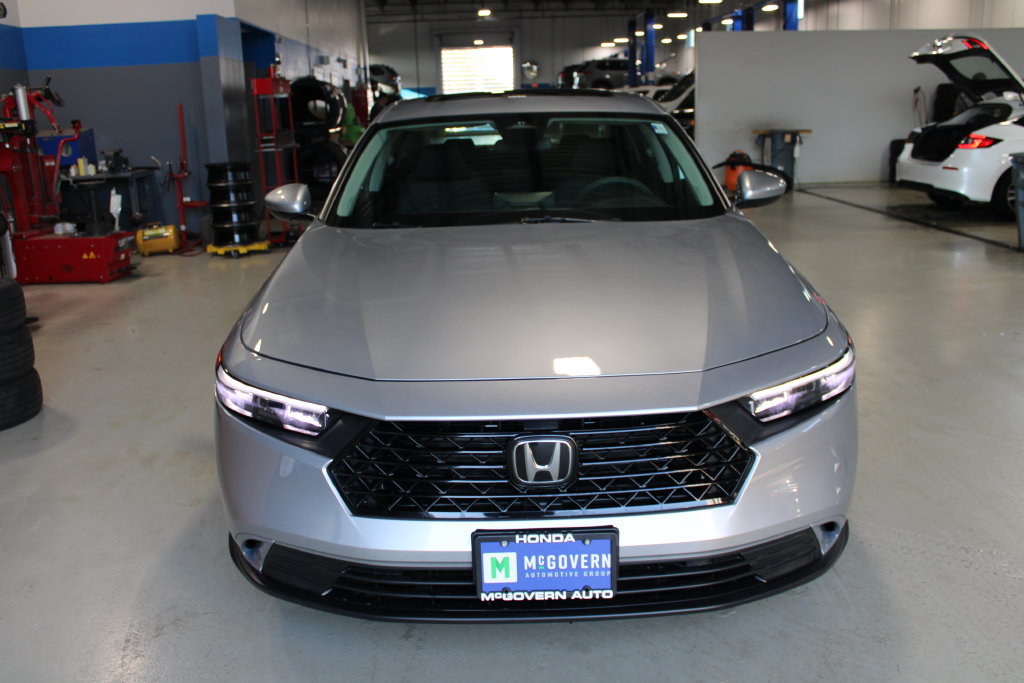 Used 2024 Honda Accord EX image 2