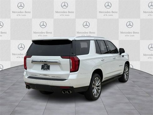 Used 2021 GMC Yukon Denali w/ Denali Premium Package image 3