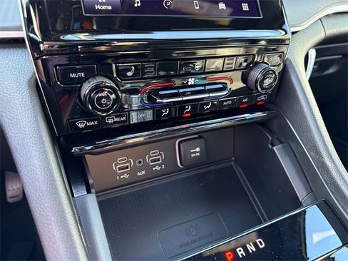 New 2025 Jeep Grand Cherokee Altitude image 21