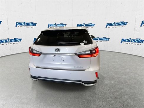 Used 2018 Lexus RX 350L Premium w/ Premium Package image 10