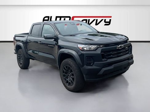 Used 2025 Chevrolet Colorado Trail Boss AWD/4WD image 1