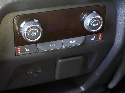 Used 2024 Chevrolet Traverse RS w/ LPO, Floor Liner Package image 21