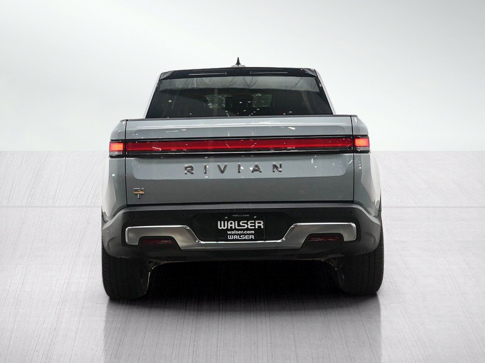 Used 2022 Rivian R1T Adventure AWD/4WD image 4
