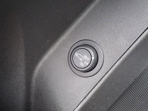 Used 2024 Chevrolet Equinox LT image 24