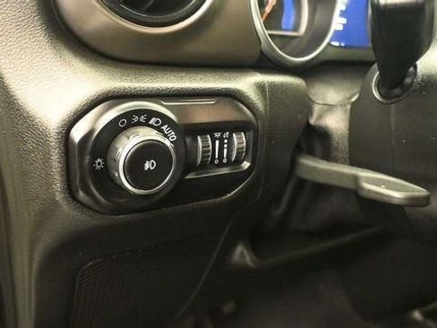Used 2019 Jeep Wrangler Unlimited Sport S AWD/4WD image 14