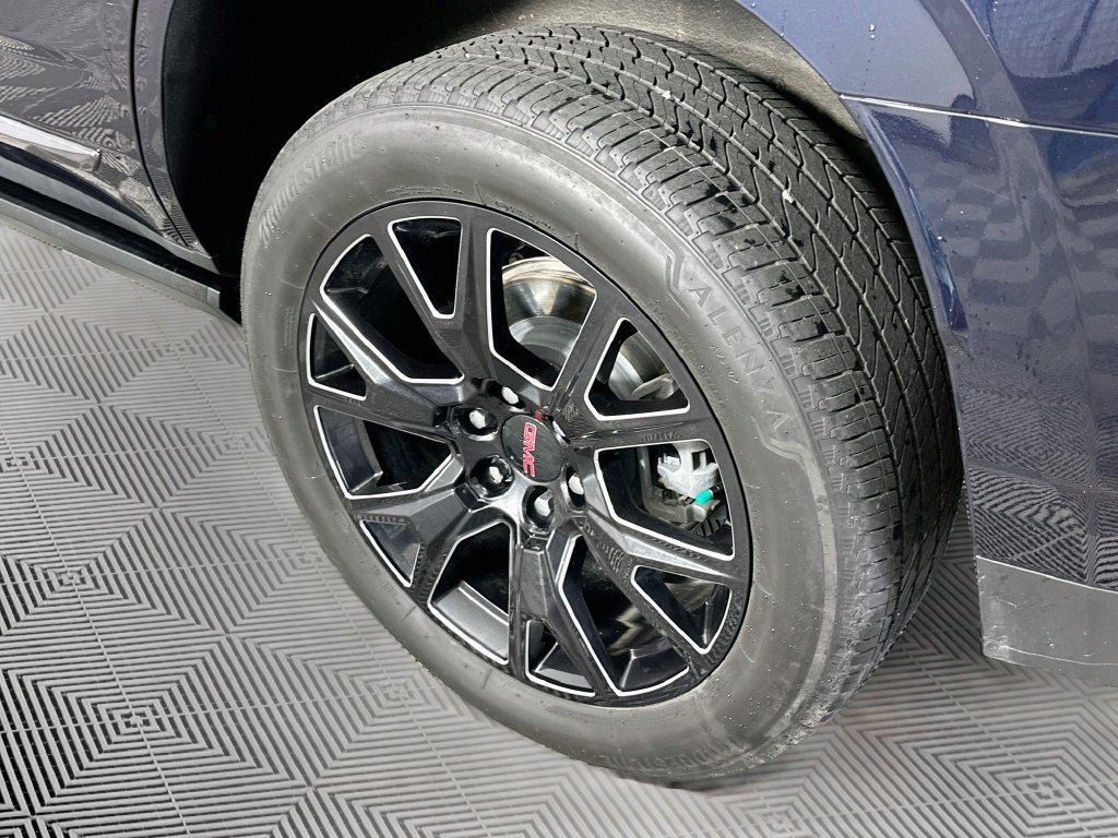 Used 2024 GMC Yukon Denali Ultimate w/ LPO, Floor Liner Package AWD/4WD image 43