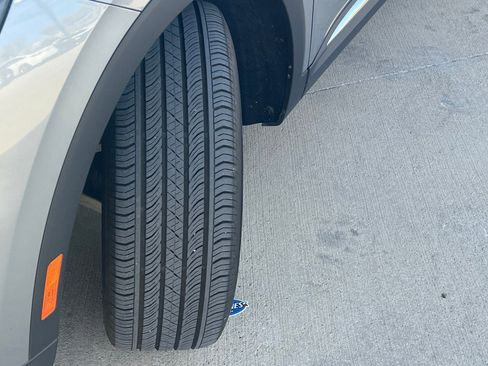 Used 2023 Buick Envision Preferred image 9