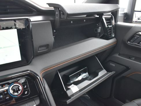 New 2026 GMC Sierra 2500 AT4 w/ AT4 Premium Plus Package image 38