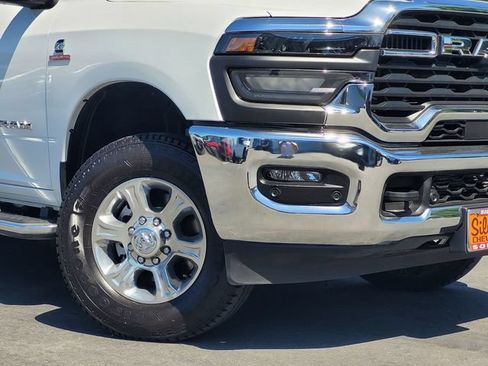 Used 2025 RAM 2500 Big Horn AWD/4WD image 9
