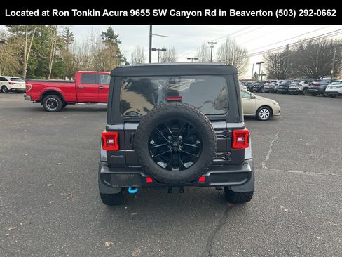 Used 2022 Jeep Wrangler Unlimited Sahara image 5