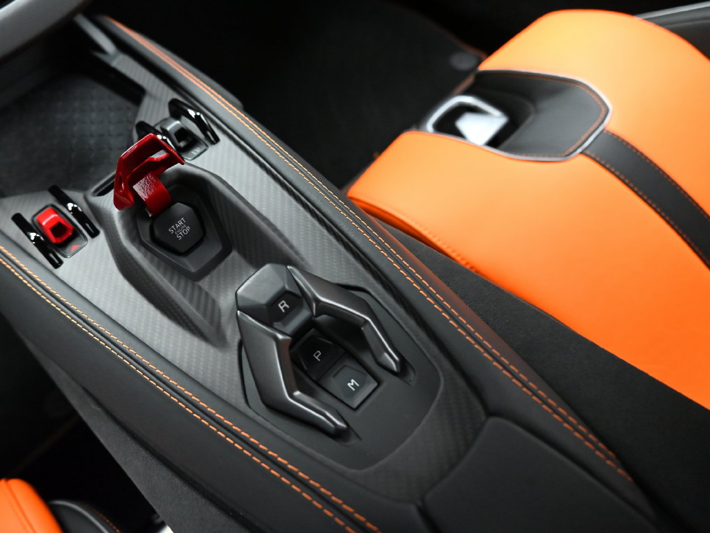 Used 2026 Lamborghini Revuelto AWD/4WD image 25