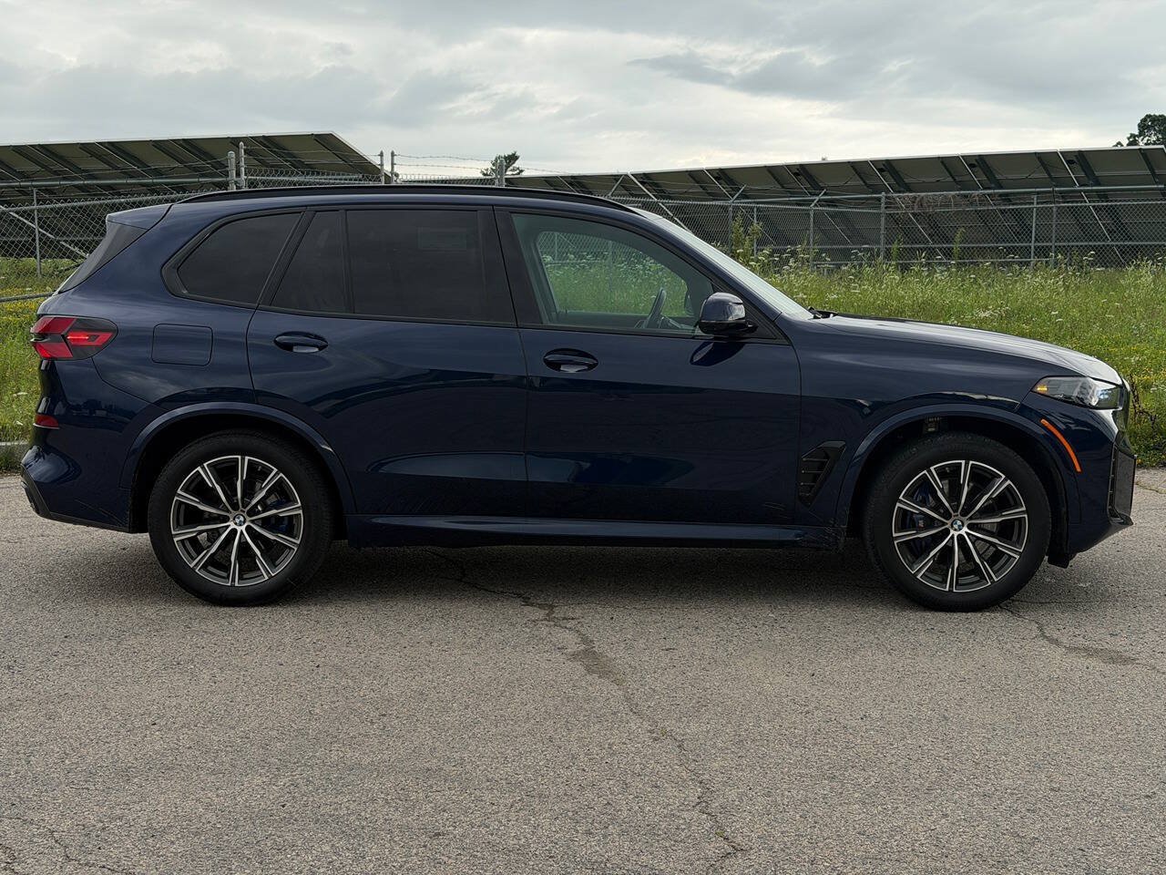 Used 2025 BMW X5 xDrive40i w/ M Sport Package AWD/4WD image 6
