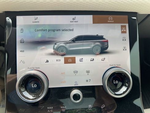 Used 2022 Land Rover Range Rover Velar R-Dynamic S image 7