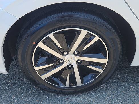 Used 2024 Honda Civic LX image 9