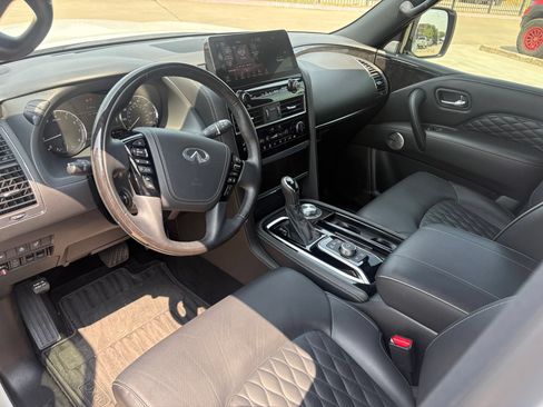 Used 2024 INFINITI QX80 Sensory AWD/4WD image 8
