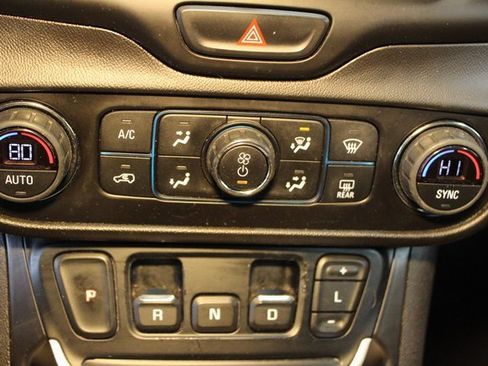 Used 2019 GMC Terrain SLE image 25