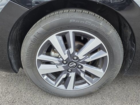 Used 2024 Nissan Versa SV image 9