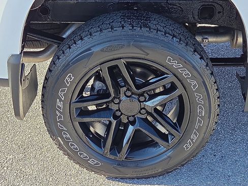 Certified 2019 Chevrolet Silverado 1500 Custom Trail Boss w/ Custom Convenience Package image 7