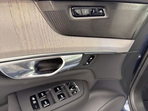 Certified 2025 Volvo XC90 T8 Ultra w/ Protection Package Premier AWD/4WD image 23