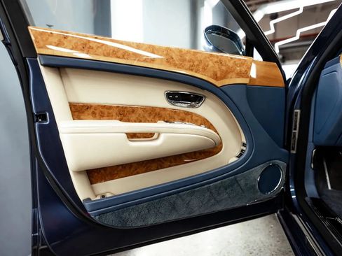 Used 2011 Bentley Mulsanne RWD image 18