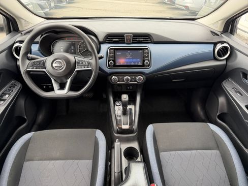 Used 2025 Nissan Versa SV FWD image 31