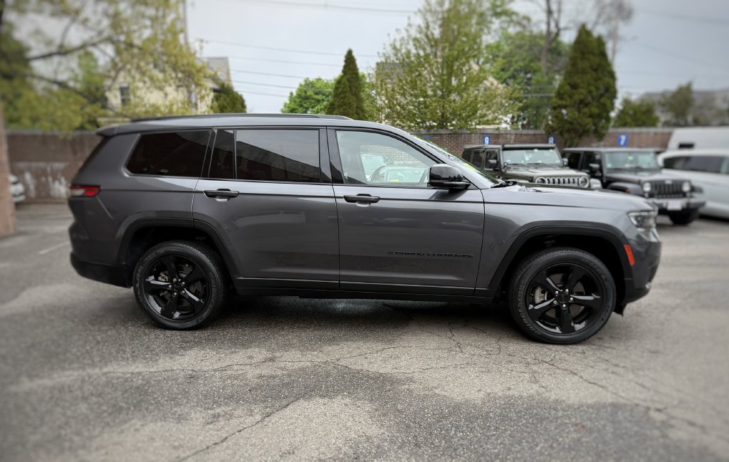 Used 2023 Jeep Grand Cherokee L Laredo AWD/4WD image 4