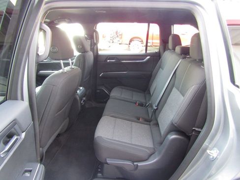 Used 2025 GMC Acadia Elevation image 36