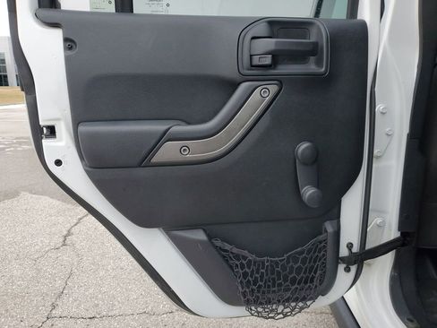 Used 2017 Jeep Wrangler Unlimited Sport w/ Connectivity Group image 18