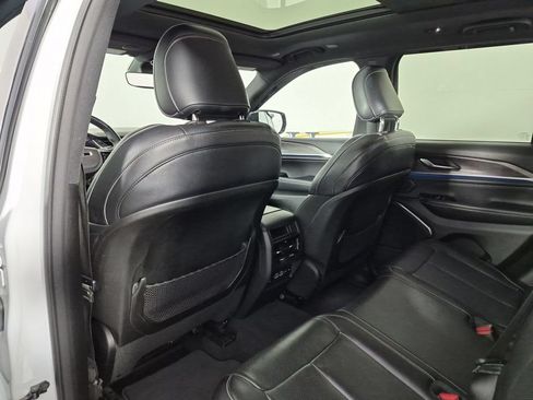 Certified 2022 Jeep Grand Cherokee Overland AWD/4WD image 34