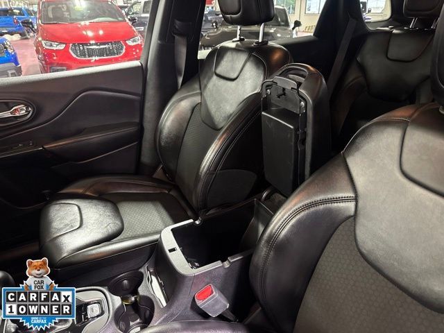 Used 2019 Jeep Cherokee Latitude Plus AWD/4WD image 29