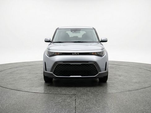 Used 2025 Kia Soul LX w/ LX Technology Package image 2